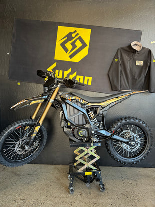 2025 Surron Ultra Bee Off Road 21kw 74 volt 60 amp
