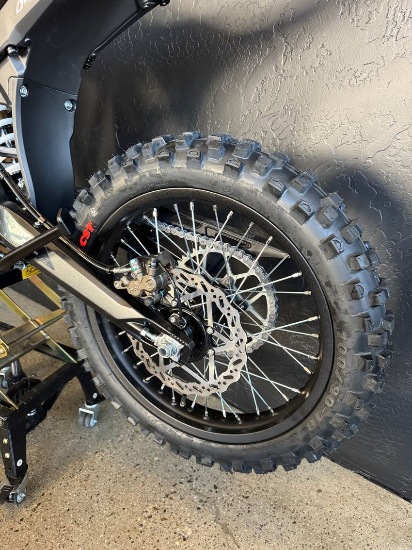 2025 Surron Ultra Bee Off Road 21kw 74 volt 60 amp