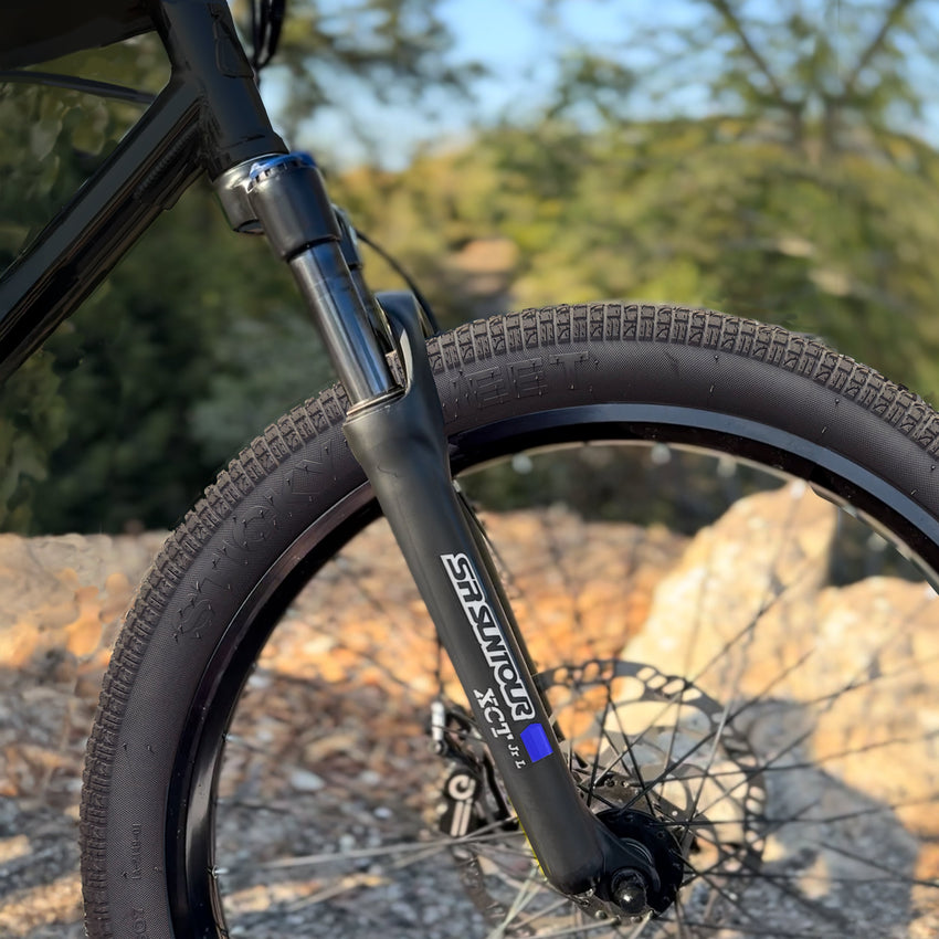 Ultra Urban 24' suspension fork - Suntour XCT 24' suspension fork for the Ultra Urban. 80mm of travel.